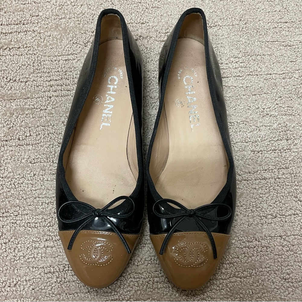 CHANEL Two-toned ballerina flat- Size 6